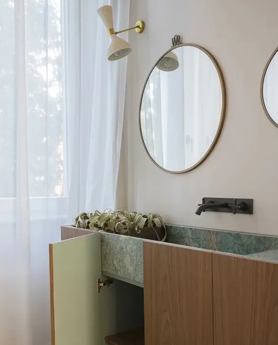 Arredare un bagno in stile basic chic di Alessia Oro interior designer