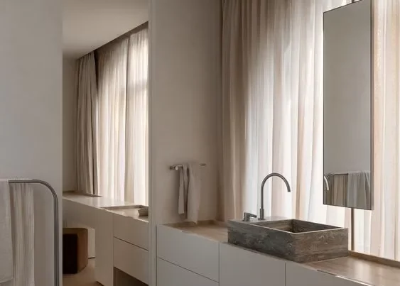 Arredo bagno basic chic di Alessia Oro Interior Designer